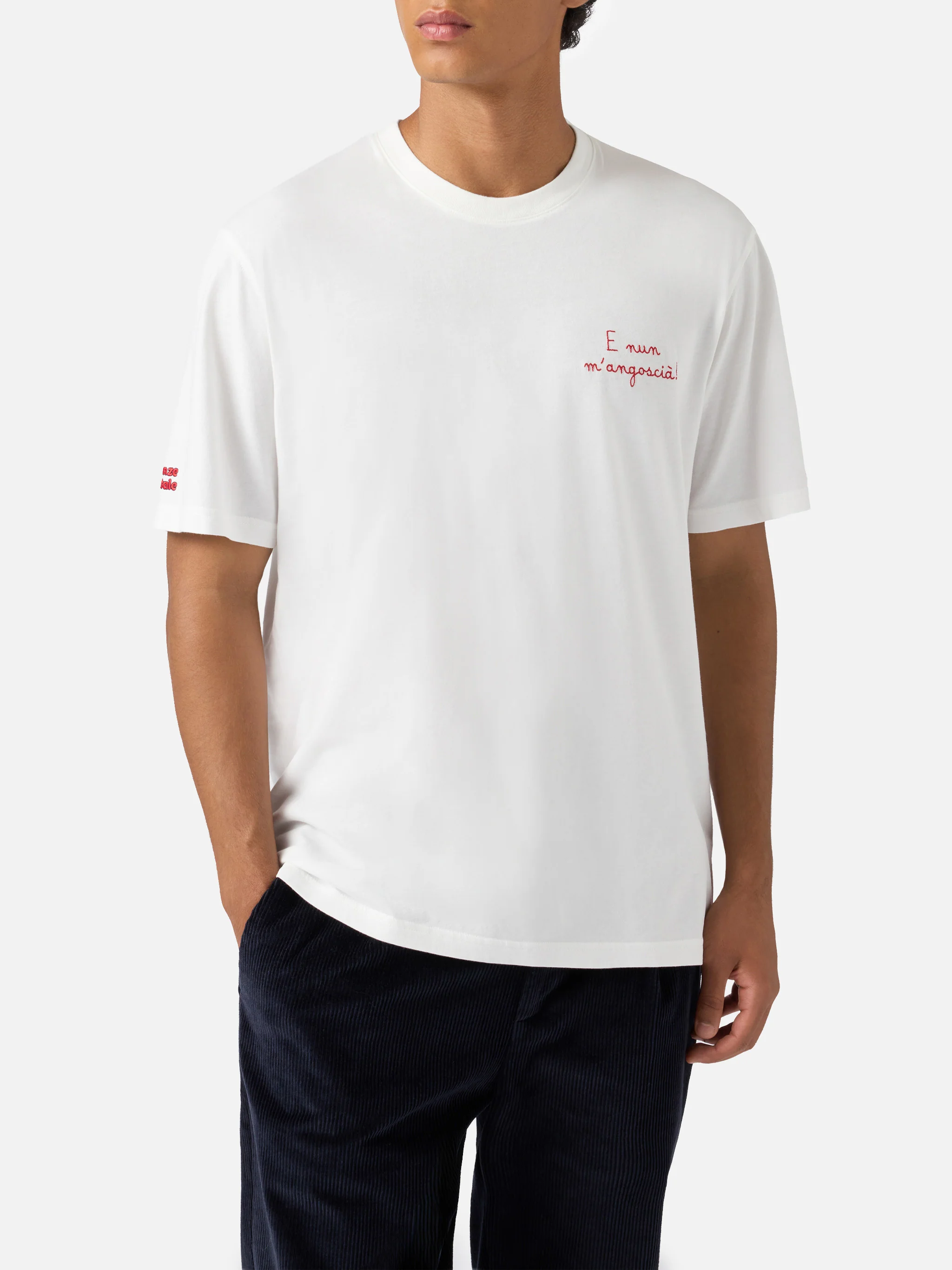 Arnott Warm winter cotton T-shirt in white with E nun m’angoscià embroidery | VACANZE DI NATALE SPECIAL EDITION - Image 2