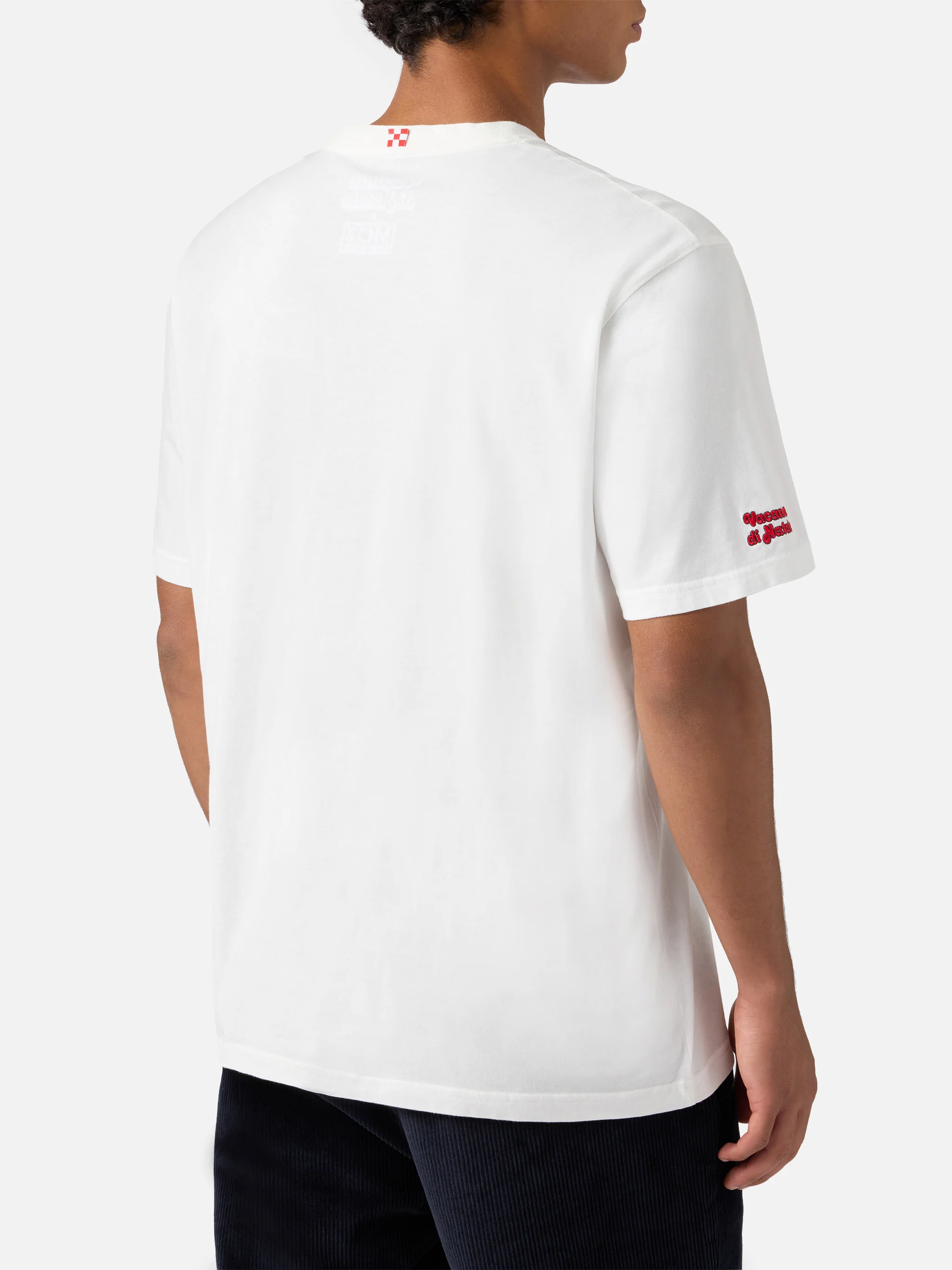 Arnott Warm winter cotton T-shirt in white with E nun m’angoscià embroidery | VACANZE DI NATALE SPECIAL EDITION - Image 3