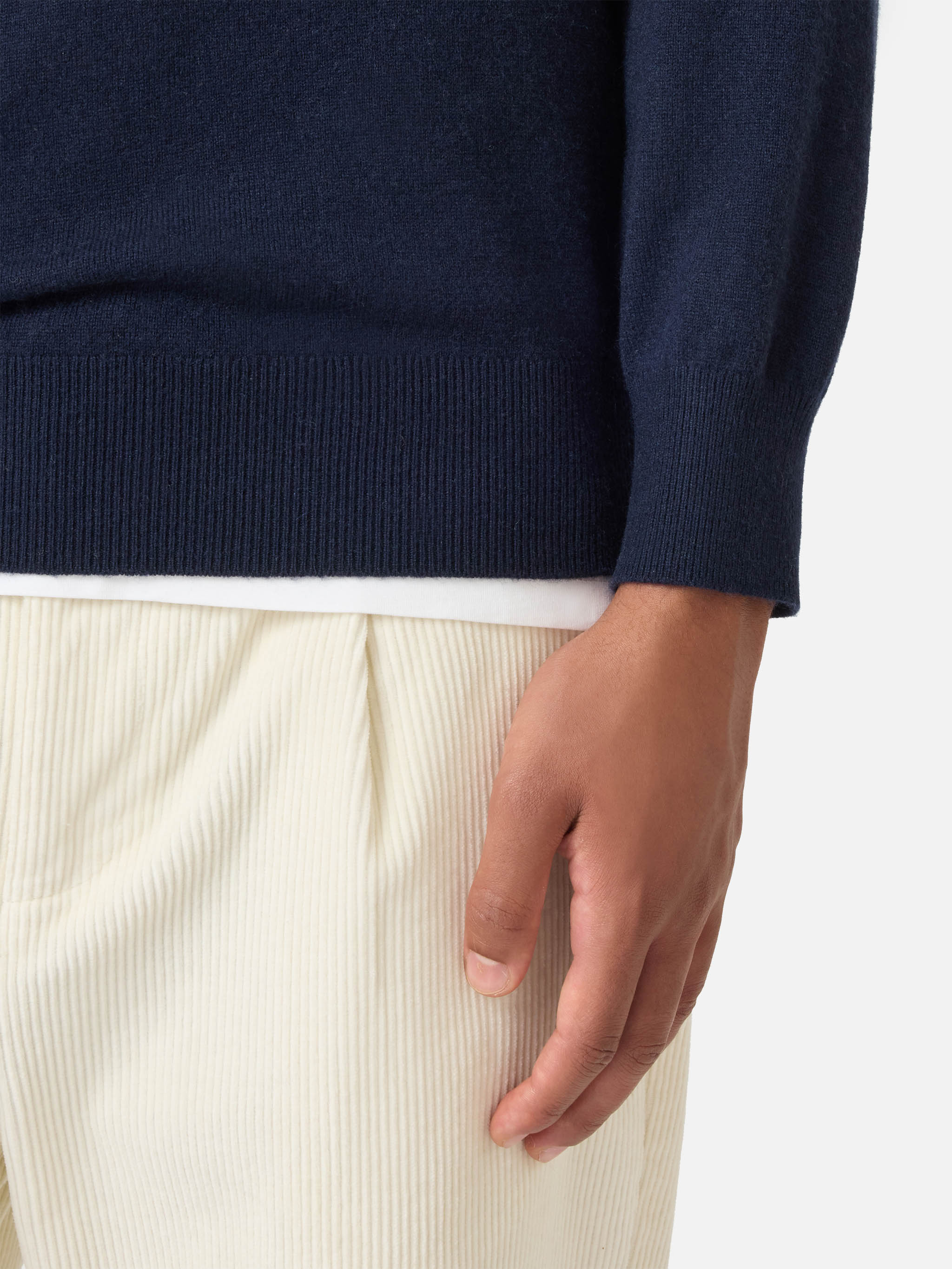 Crewneck sweater Regent in navy blue BLENDED CASHMERE - Image 4