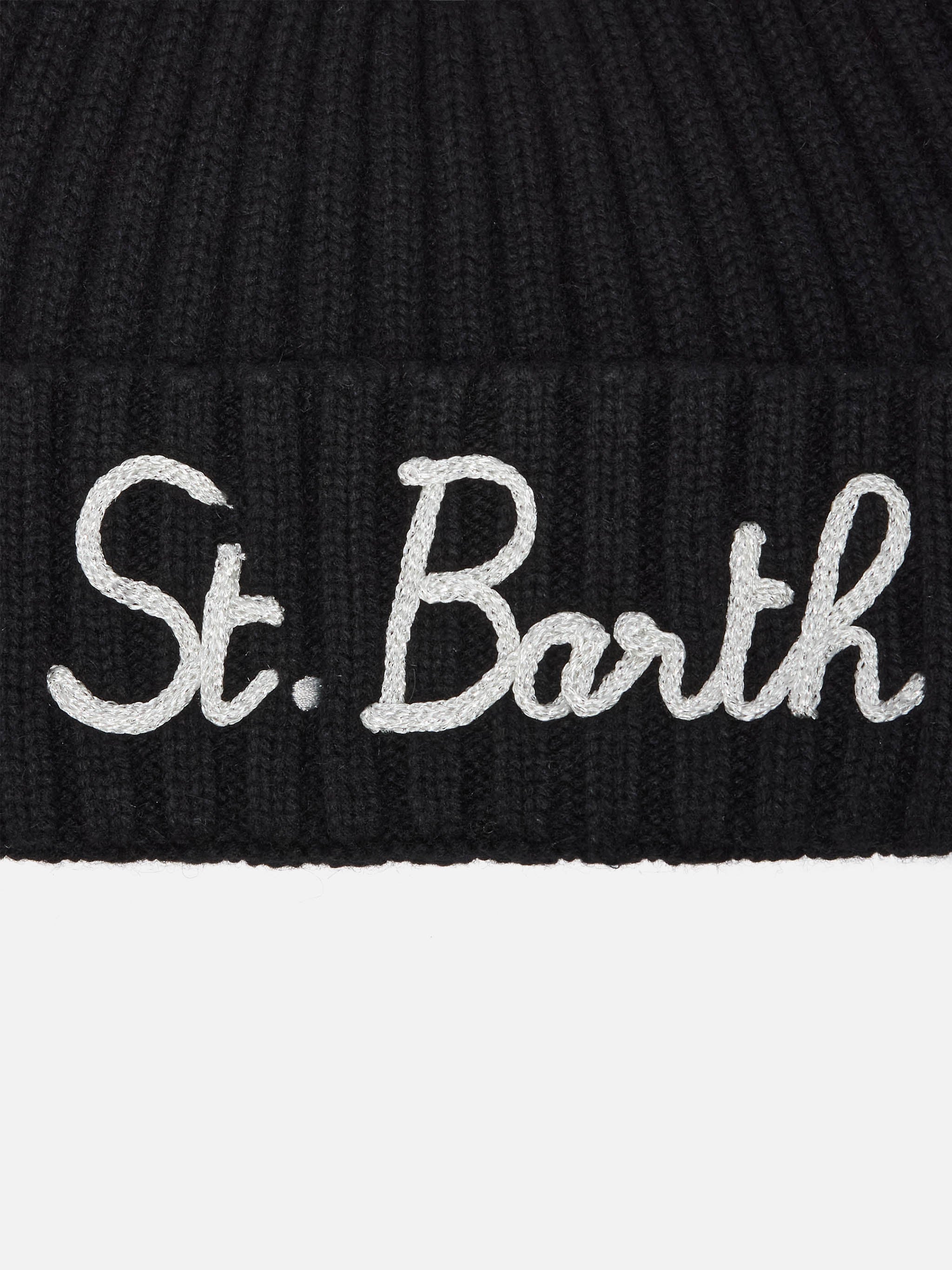 Wengen beanie in cashmere blend in black with St. Barth embroidery and pom-pom - Image 2